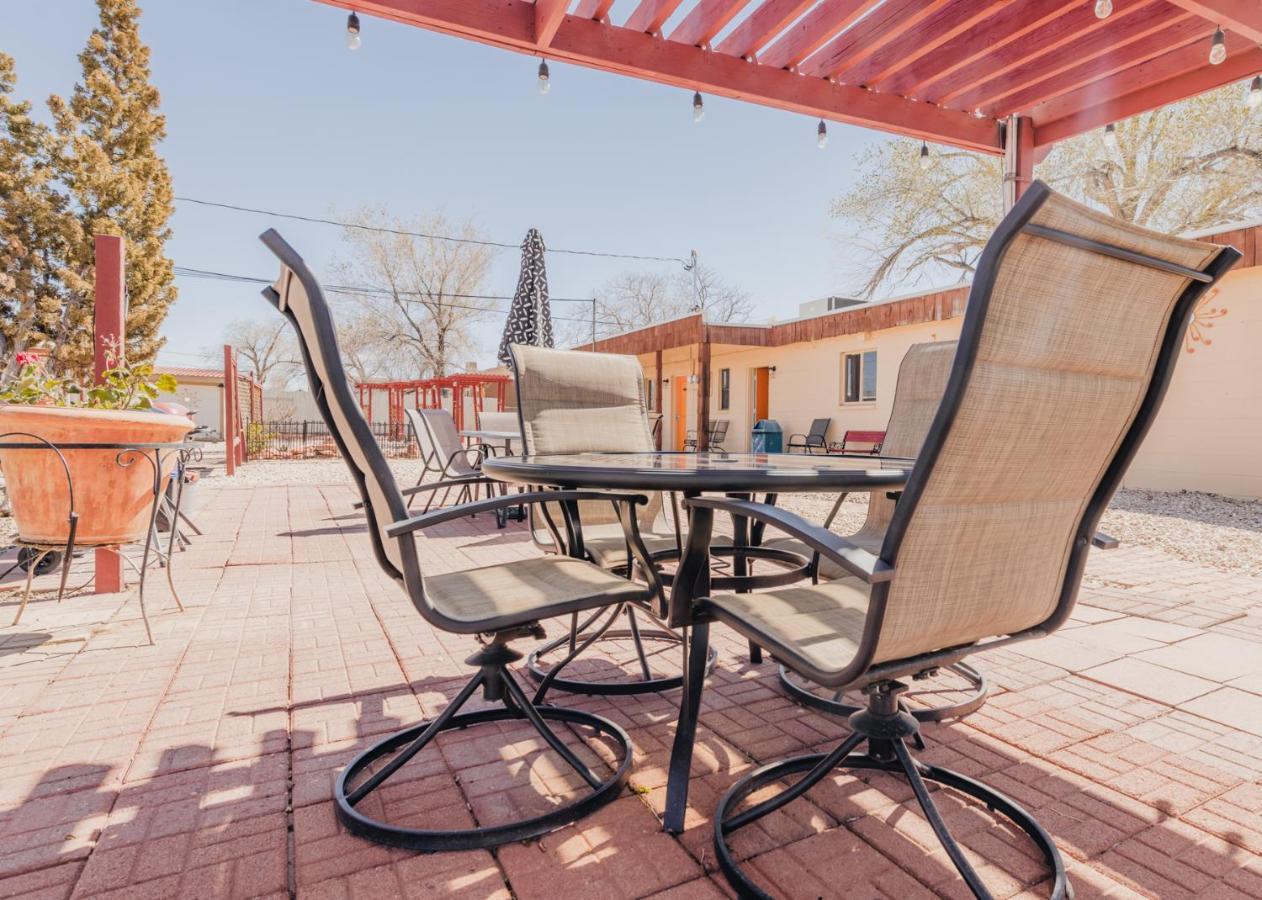 1 Or 3 Bedroom Apartment With Full Kitchen Page Exterior photo