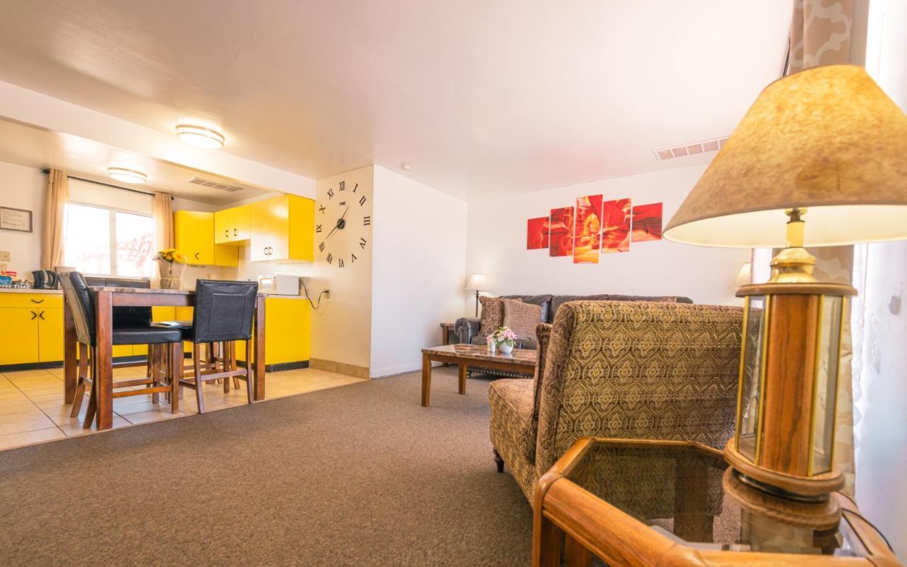1 Or 3 Bedroom Apartment With Full Kitchen Page Exterior photo